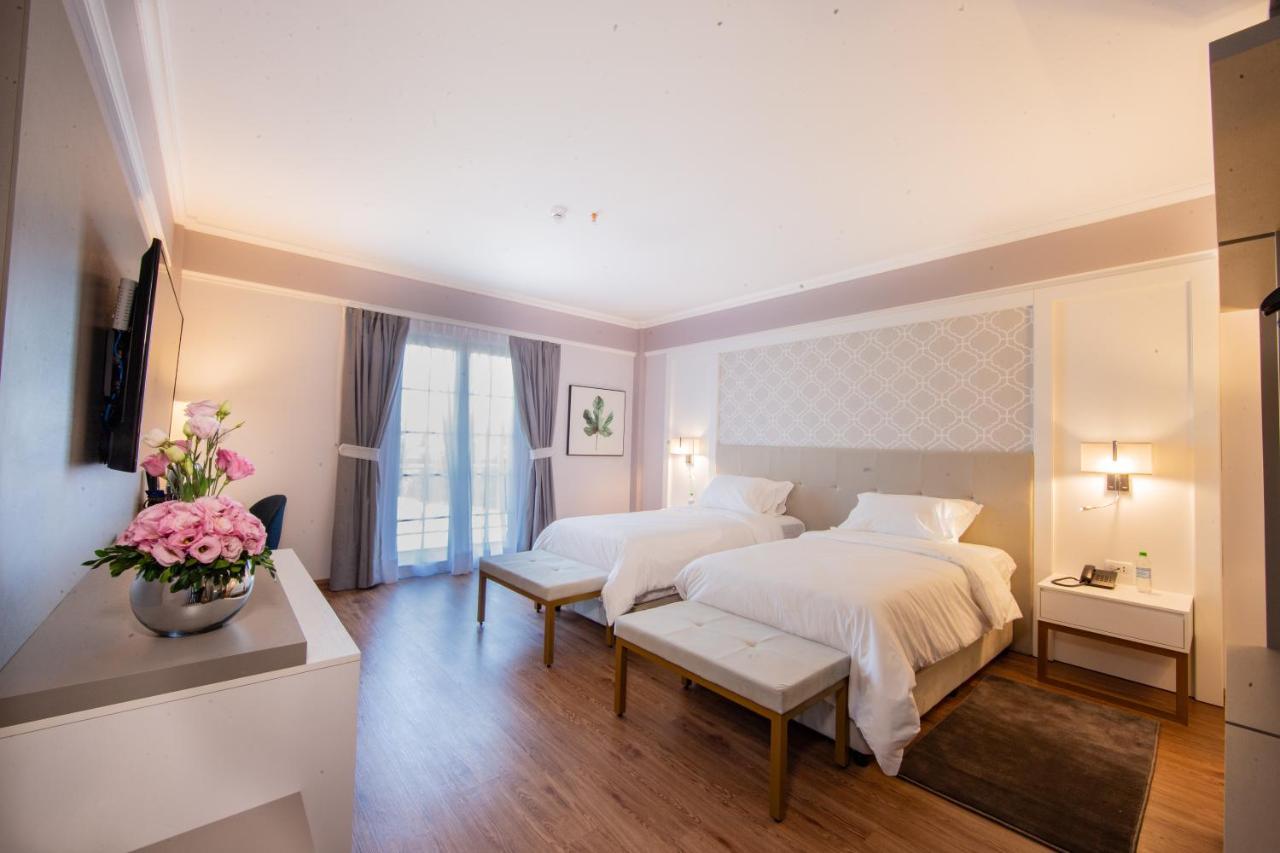 Bisinii Boutique Hotel ซิวดัดเดลเอสเต ภายนอก รูปภาพ